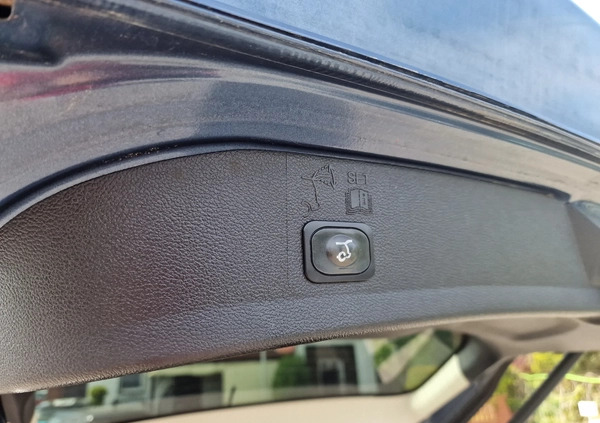 Ford Escape cena 69900 przebieg: 151000, rok produkcji 2018 z Giżycko małe 704